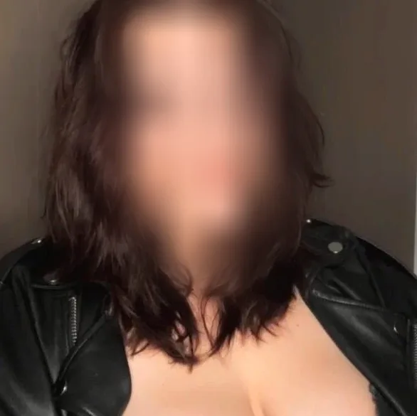 Camilla, 25