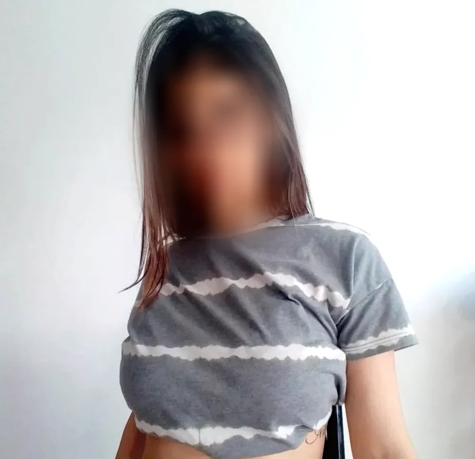 Emina, 23