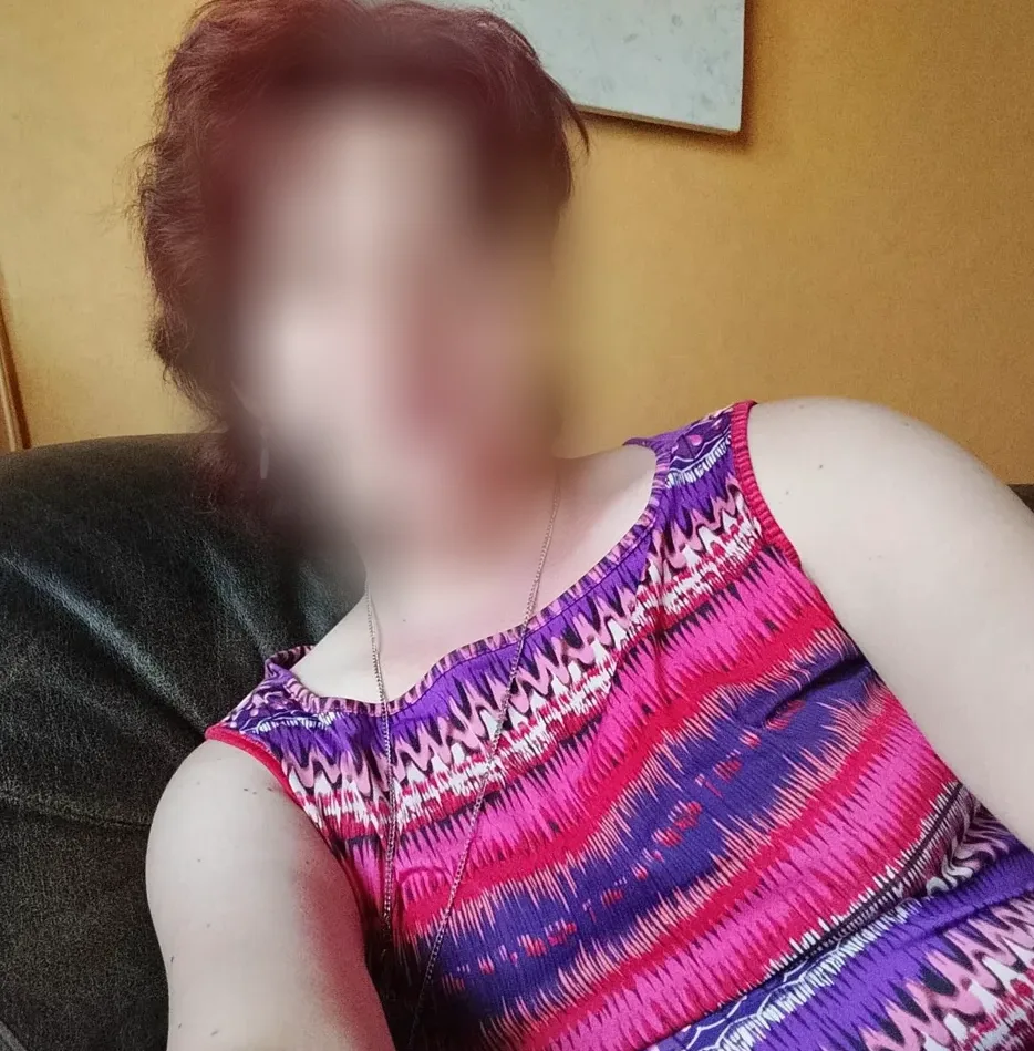 Jasmine, 35