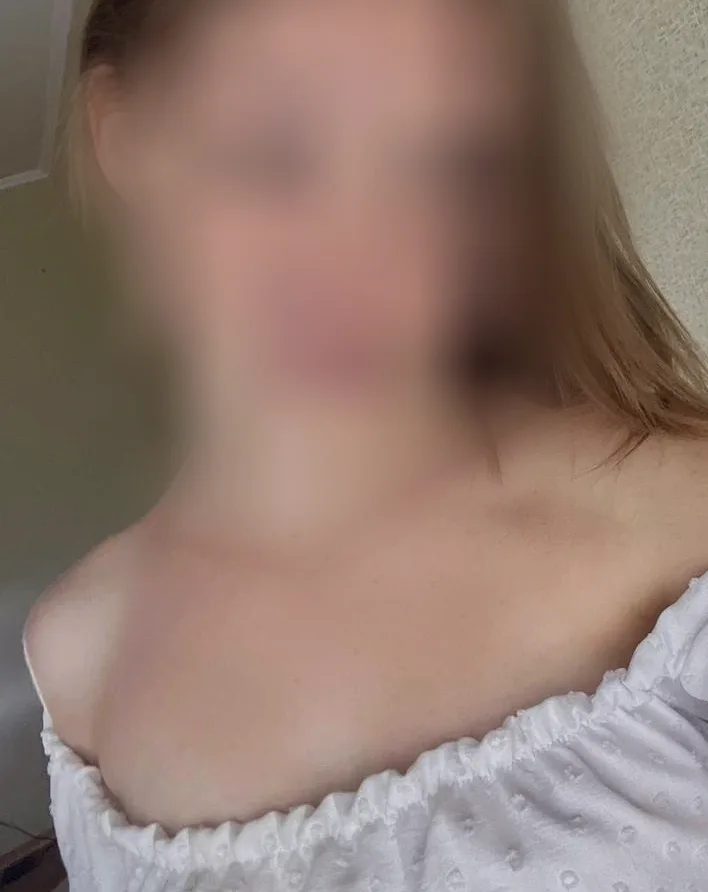 Nora, 34